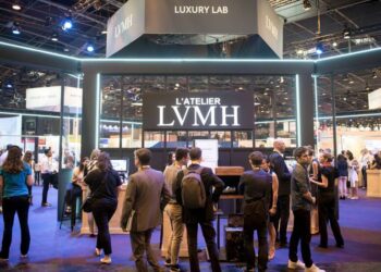 تراجع مبيعات المجوهرات بـ “إل في إم إتش” إلى 2.68 مليار دولار خلال الربع الثالث من 2023