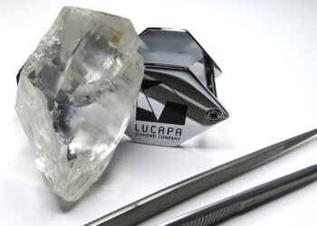 اكتشاف ماسة تزن 235 قيراطًا بمنجم «لولو» في أنجولا