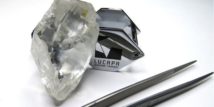 اكتشاف ماسة تزن 235 قيراطًا بمنجم «لولو» في أنجولا 88 اكتشاف ماسة تزن 235 قيراطًا بمنجم «لولو» في أنجولا