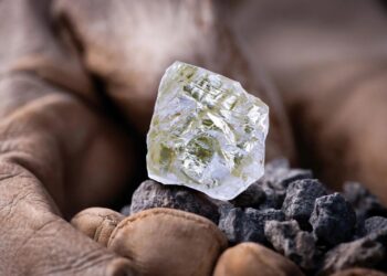 أنجولا تفتتح أكبر منتج للألماس في العالم باحتياطي 628 مليون قيراط