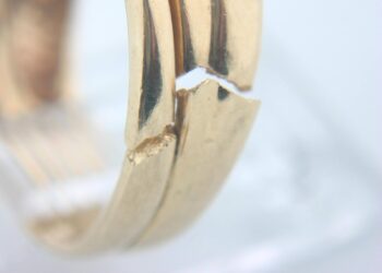 تحذير: الكلور .. “يفتت” الذهب