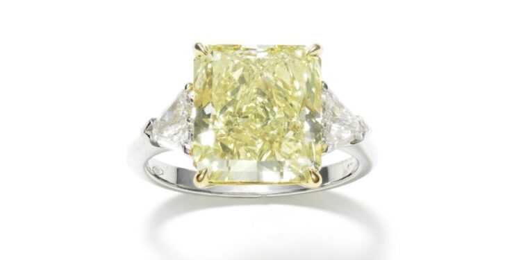 خاتم من الألماس الأصفر يقود مبيعات مزاد «بونهامز» ديسمبر المقبل 86 خاتم من الألماس الأصفر يقود مبيعات مزاد «بونهامز» ديسمبر المقبل
