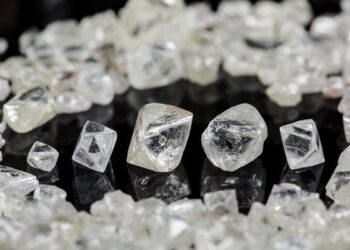 تراجع مبيعات “دي بيرز” من الألماس الخام إلى أدنى مستوياتها منذ جائحة كورونا