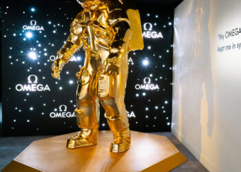 «كوكب أوميجا» يسلط الضوء على تراث الشركة السويسرية من الساعات