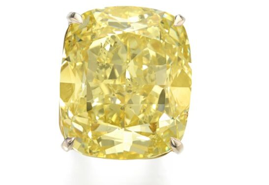 46.5 مليون دولار قيمة المجوهرات الملكية بمزاد سوذبي في جنيف 98 46.5 مليون دولار قيمة المجوهرات الملكية بمزاد سوذبي في جنيف