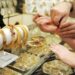 متعاملون: ارتفاع الأسعار قد يدفع المواطنون لشراء الذهب عيار 14 88 متعاملون: ارتفاع الأسعار قد يدفع المواطنون لشراء الذهب عيار 14
