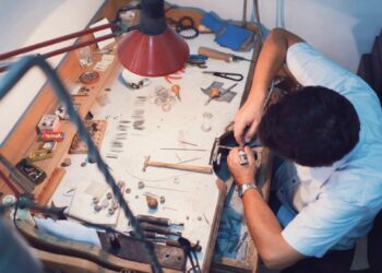 أول برنامج لتعليم المجوهرات برعاية مجلس الألماس الطبيعي وتحالف السود للمجوهرات