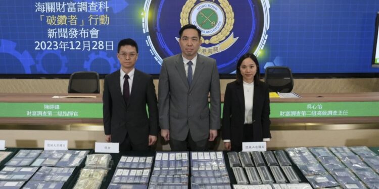 الهند وهونج كونج يواجهان عمليات غسيل الأموال عبر تجارة الألماس الوهمي