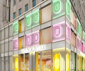 أكبر متجر لـ”سواروفسكي” على الإطلاق يشبه صندوق المجوهرات