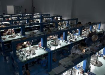 العقوبات على الألماس الروسي تهدد الصناعة في أرمينيا