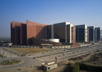 رسومات تفصيلية لـ”بورصة سورات للألماس” أكبر مبنى تجاري في العالم