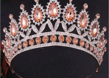 معهد “بانتون” الأمريكي للألوان يحدد “لون الخوخ” لونًا رئيسيًا لعام 2024