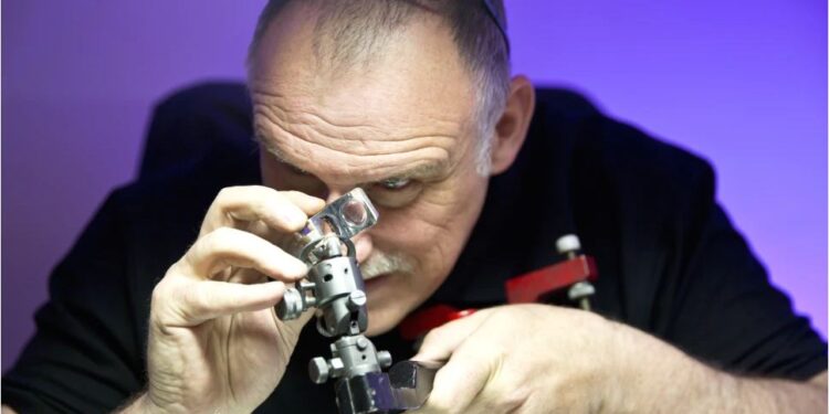 الاتحاد الأوروبي يفرض عقوبات على الرئيس التنفيذي لأكبر شركة روسية لاستخراج الألماس 88 الاتحاد الأوروبي يفرض عقوبات على الرئيس التنفيذي لأكبر شركة روسية لاستخراج الألماس