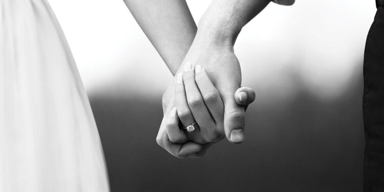 تقرير: توقعات بانتعاش مبيعات الألماس في 2024