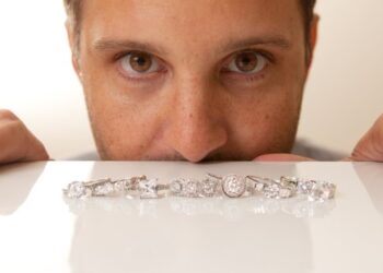 انخفاض مبيعات “بترا ديموند” إلى 188 مليون دولار في أول 6 أشهر من العام المالي الجاري