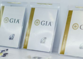 “جي آي إيه”يتخد خطوات لمكافحة التسجيل الاحتيالي للألماس المصنع معمليًا