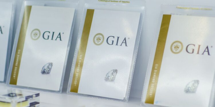 "جي آي إيه"يتخد خطوات لمكافحة التسجيل الاحتيالي للألماس المصنع معمليًا 86 “جي آي إيه”يتخد خطوات لمكافحة التسجيل الاحتيالي للألماس المصنع معمليًا