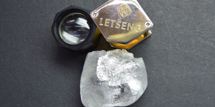 اكتشاف حجرًا من الألماس يبلغ وزنه 295 قيراطًا في ليسوتو