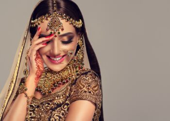 موسم الزفاف يعزز الطلب بمعرض الهند الدولي للمجوهرات