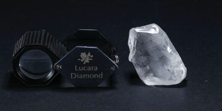 “لوكارا ديموند ” تكتشف حجرًا من الألماس يبلغ وزنه 166 قيراطًا في بوتسوانا