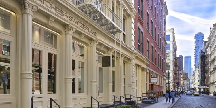 "الساعات السويسرية" تتوقع مبيعات بقيمة 1.8 مليار دولار مع نهاية يونيو المقبل 88 “الساعات السويسرية” تتوقع مبيعات بقيمة 1.8 مليار دولار مع نهاية يونيو المقبل