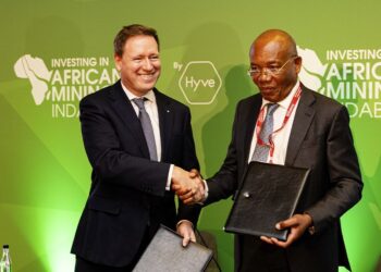 اتفاق بين أنجولا و “دي بيرز” لدعم زيادة فرص إنتاج الألماس