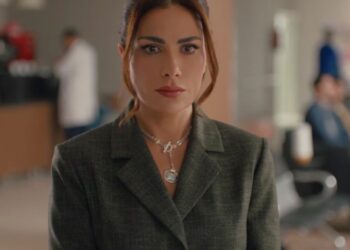 عقد “صبا مبارك” في “بين السطور” من تصميم “عزة فهمي”