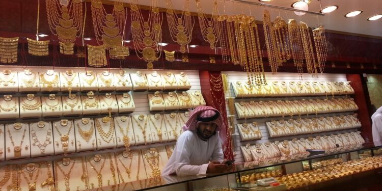 سويس إنفو: هل الإمارات تزيح سويسرا من عرش تجارة الذهب؟ 96 سويس إنفو: هل الإمارات تزيح سويسرا من عرش تجارة الذهب؟