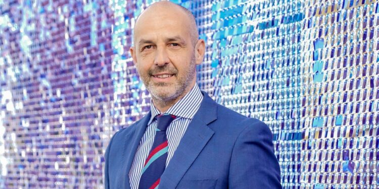 مجموعة المعارض الإيطالية تعين "ماتيو فارسورا" رئيسًا للمجوهرات 87 مجموعة المعارض الإيطالية تعين “ماتيو فارسورا” رئيسًا للمجوهرات