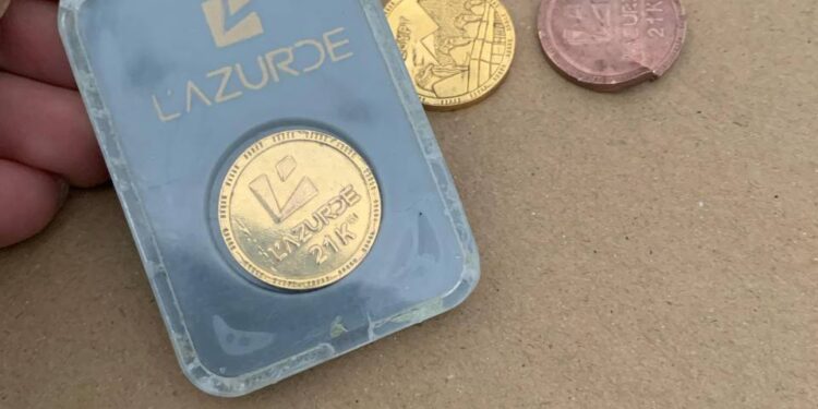 تجار يشكفون عن جنيهات ذهبية مزيفة من البيع العكسي للمواطنين