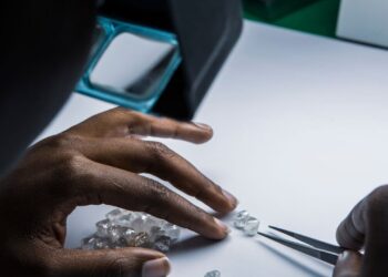 خطة العقوبات الروسية لـ “مجموعة السبع” تهدد صناعة الألماس