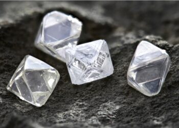 فرنسا تقول «لا» للألماس المُصنع معمليًا