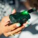 "جريزلي" تبيع حجر زمرد وزنه 4.2 ألف قيراط بأكثر من مليون دولار 88 “جريزلي” تبيع حجر زمرد وزنه 4.2 ألف قيراط بأكثر من مليون دولار