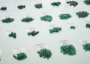 “جيم فيلدز” تتوقع تراجع مبيعات الأحجار الكريمة بنحو 2.8 مليون دولار في 2024