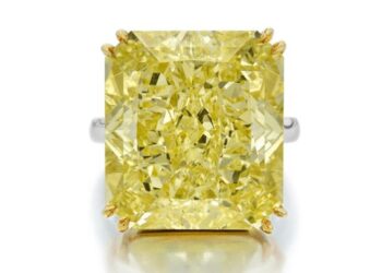 مزاد “سوثبي” للمجوهرات في نيويورك يحقق 8.4 مليون دولار