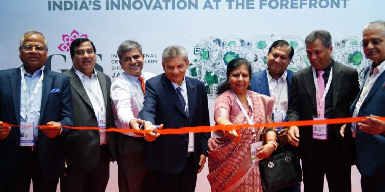 صادرات المجوهرات: معرض جايبور شهادة على تراث الهند الثري بالحرفية