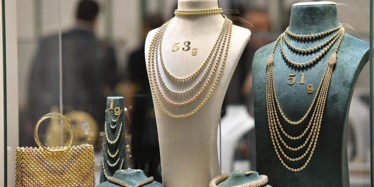 التقرير الأسبوعي لـ «آي صاغة»: 25 جنيهًا تراجعًا في أسعار الذهب بالأسواق المحلية خلال أسبوع 88 5 مليارات دولار حجم صادرات تركيا من المجوهرات بمعرض اسطنبول الدولي