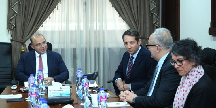 الرقابة المالية تستعرض تجربة تنظيم طرح صناديق الاستثمار في الذهب مع مجلس الذهب العالمي 90 الرقابة المالية تستعرض تجربة تنظيم طرح صناديق الاستثمار في الذهب مع مجلس الذهب العالمي