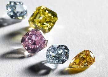 «آيدكس»:العقوبات الروسية وضعف الطلب يدفعان أسعار الألماس للتراجع في مارس