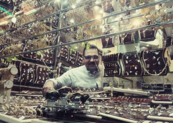 تجار: سياسة استبدال المغشولات الذهب تنشط مع ارتفاع الأسعار