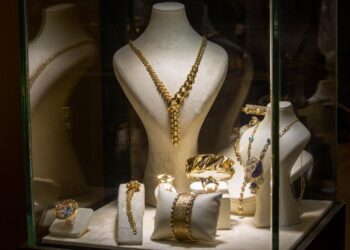 «شعبة الذهب والمعادن الثمينة» تطالب «المركزي» بمد فترة توريد حصيلة تصدير مشغولات الذهب إلى 3 أشهر