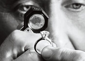 أمريكا تعيد النظر في حظر الألماس الروسي