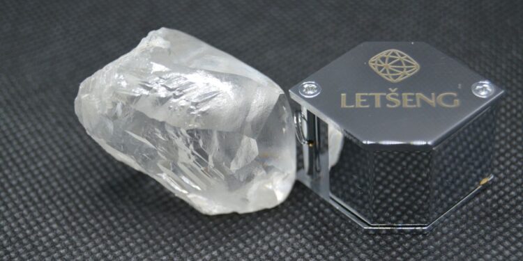 اكتشاف ماسة خام تزن 212.5 قيراط في ليسوتو