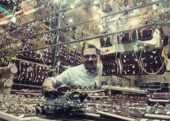 «آي صاغة»: تراجع أسعار الذهب وسط ترقب الأسواق لبيانات التضخم الأمريكية عن شهر أبريل