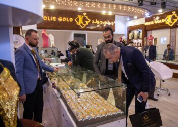 «آي صاغة»: تراجع الذهب محليًا… وتصاعد التوترات الجيوسياسية يدعم الأوقية بالأسواق العالمية