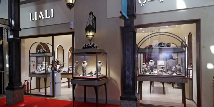 مجوهرات ليالي تفتتح متجرها العاشر في الإمارات وتستهدف افتتاح 8 فروع جديدة الفترة المقبلة 94 مجوهرات ليالي تفتتح متجرها العاشر في الإمارات وتستهدف افتتاح 8 فروع جديدة الفترة المقبلة