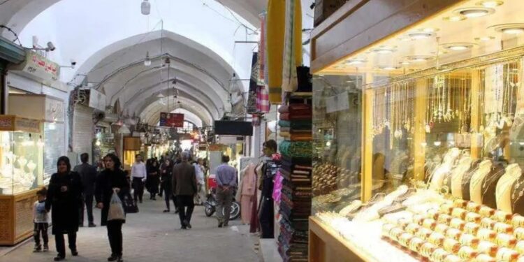 الأمن يلقى القبض على تجار الذهب .. واحتجاجات واسعة في أسواق إيران