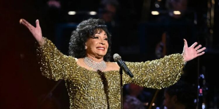 مغنية «الألماس للأبد» تبيع مجوهراتها بقيمة 600 ألف جنيه إسترليني بالمزاد