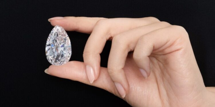 سوثبيز تعرض ماسة للبيع تبلغ قيمتها 5 ملايين دولار في مزاد يونيو المقبل