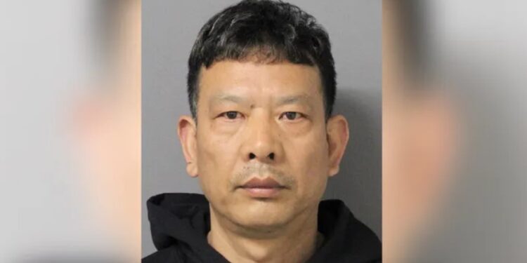 القبض على لص دولي سرق مجوهرات بقيمة 300 ألف دولار من تيفاني وكارتييه 90 القبض على لص دولي سرق مجوهرات بقيمة 300 ألف دولار من تيفاني وكارتييه